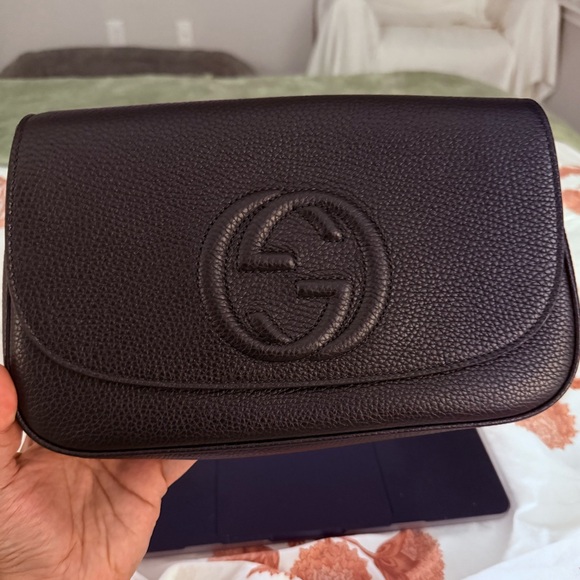 Gucci Handbags - Gucci leather flap bag